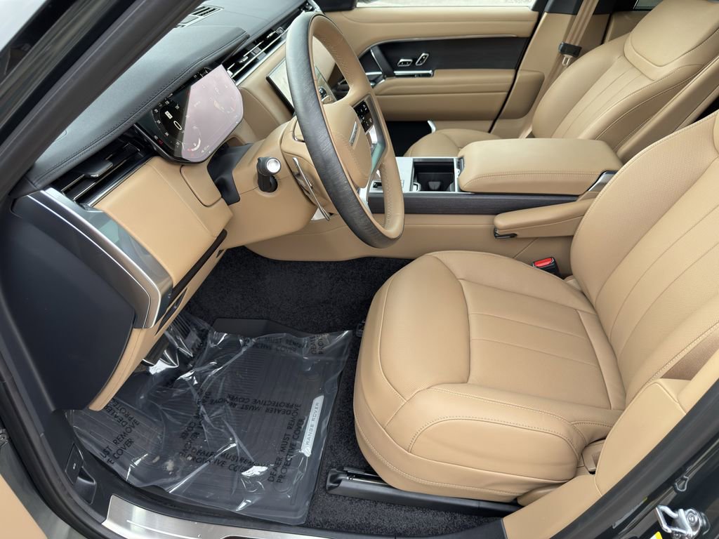 New 2025 Land Rover Range Rover SE image 8