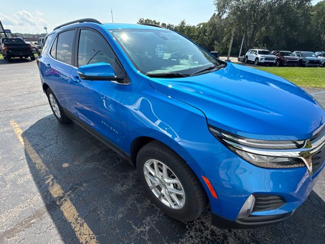 Used 2024 Chevrolet Equinox LT AWD/4WD image 2
