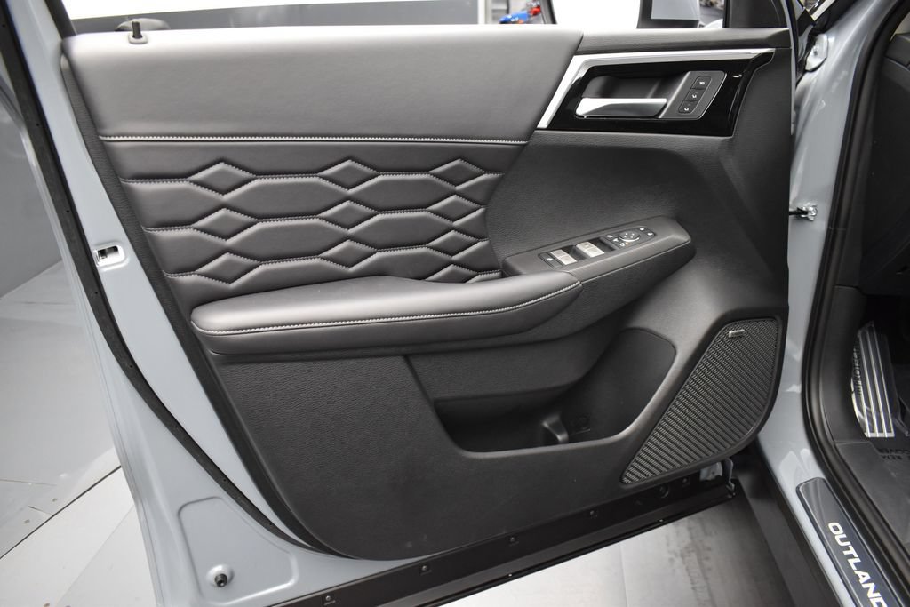 New 2026 Mitsubishi Outlander SEL AWD/4WD image 5