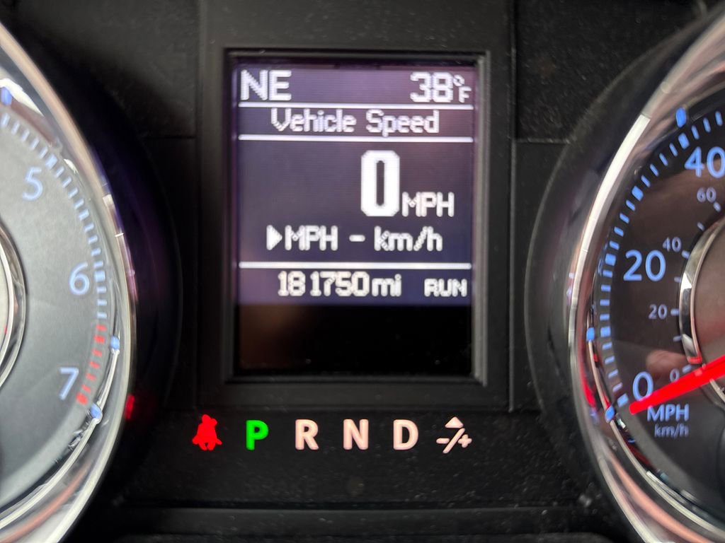 Used 2014 Chrysler Town & Country Touring image 16