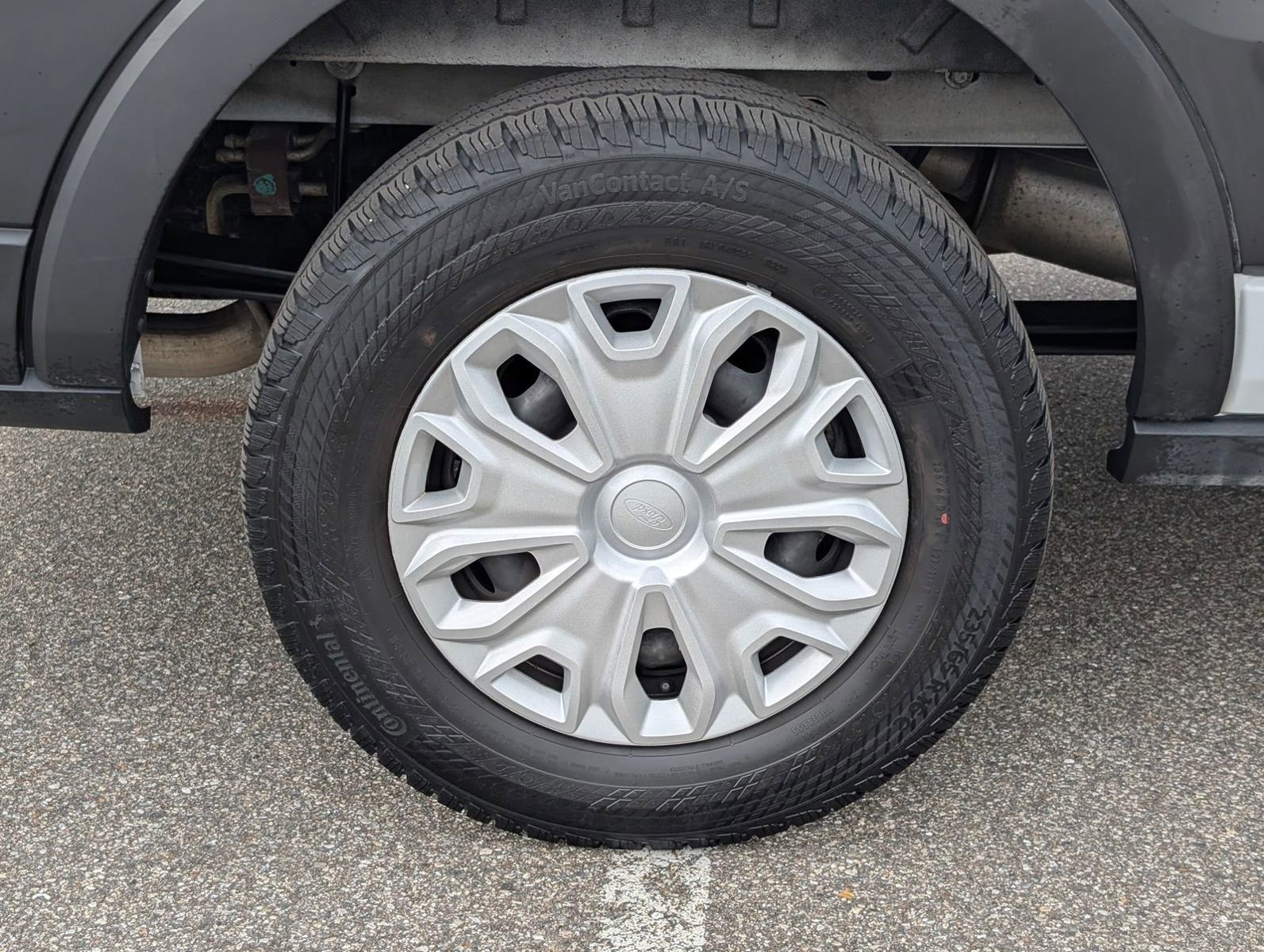 Used 2023 Ford Transit 350 XLT image 30