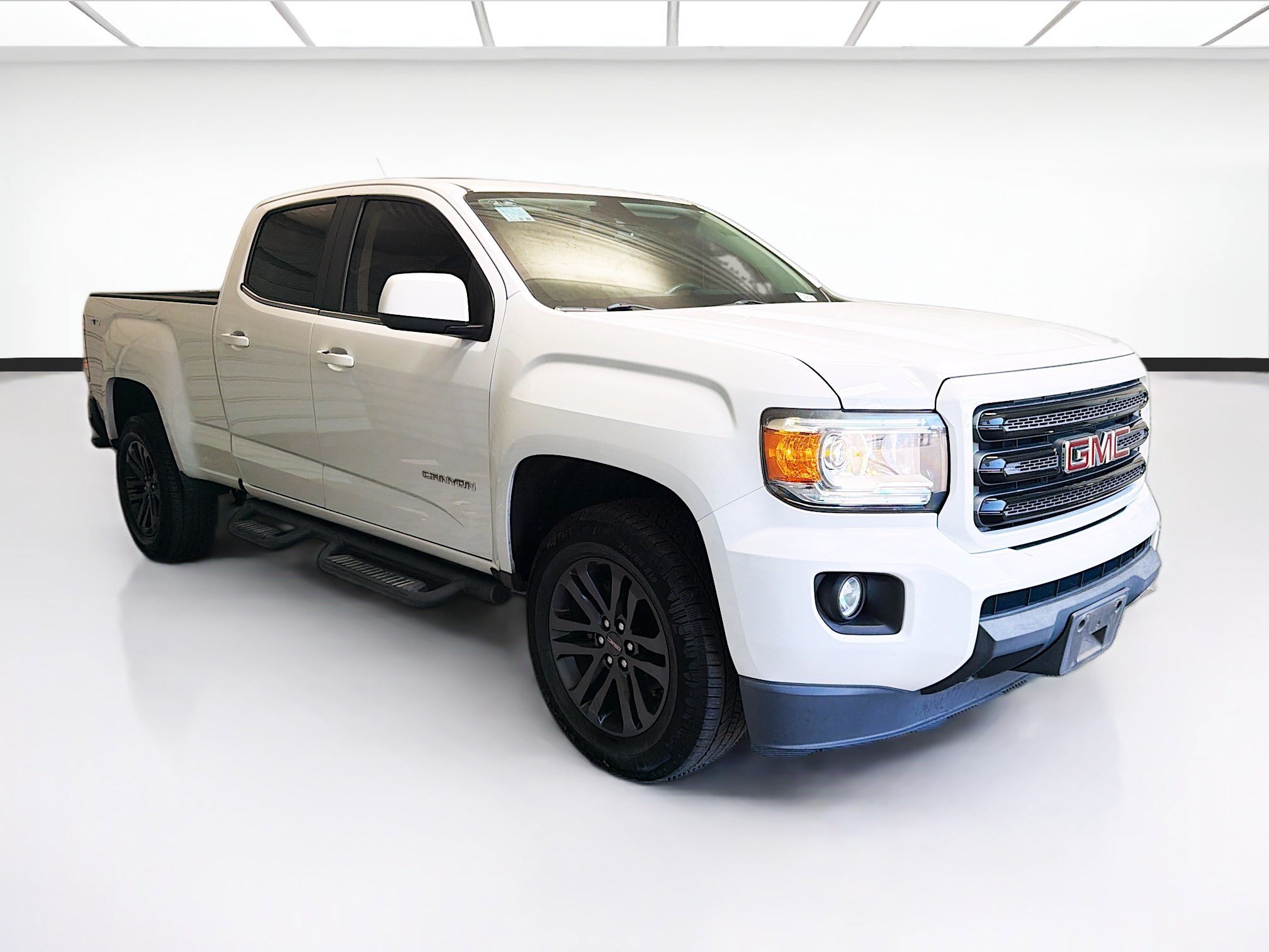 Used 2020 GMC Canyon SLE w/ Driver Alert Package AWD/4WD image 3