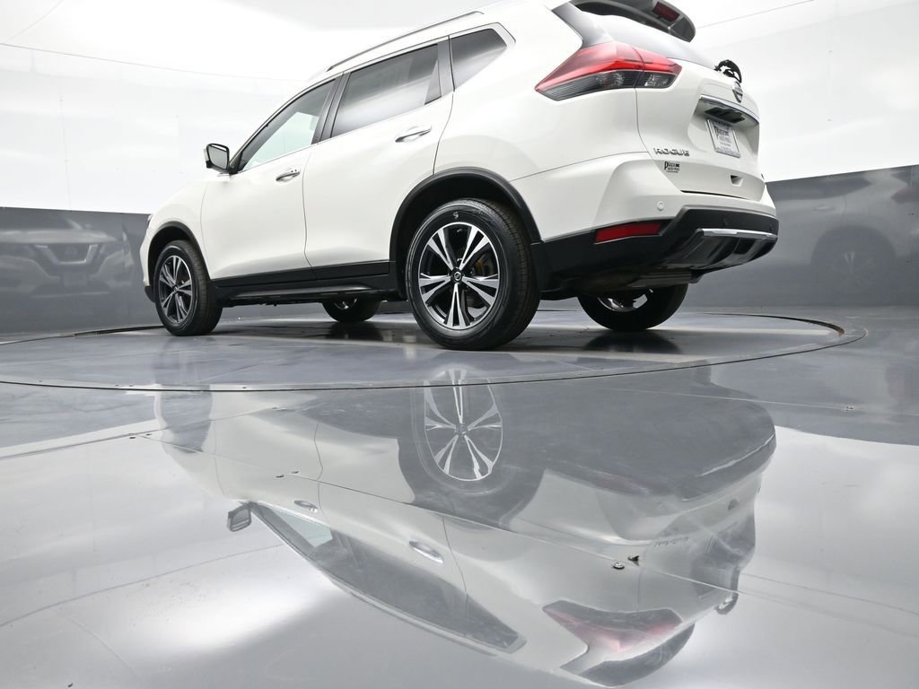 Used 2019 Nissan Rogue SV w/ Premium Package image 31