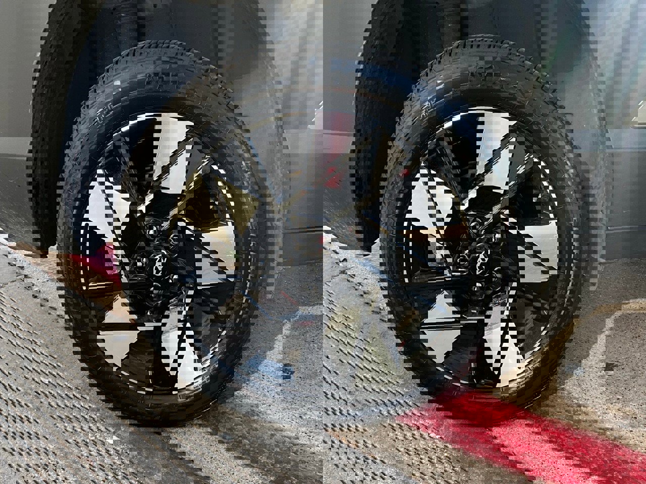 Used 2025 Hyundai Kona SEL image 9