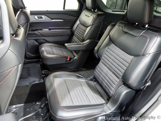 Used 2025 Ford Explorer ST-Line w/ Premium Package RWD image 12