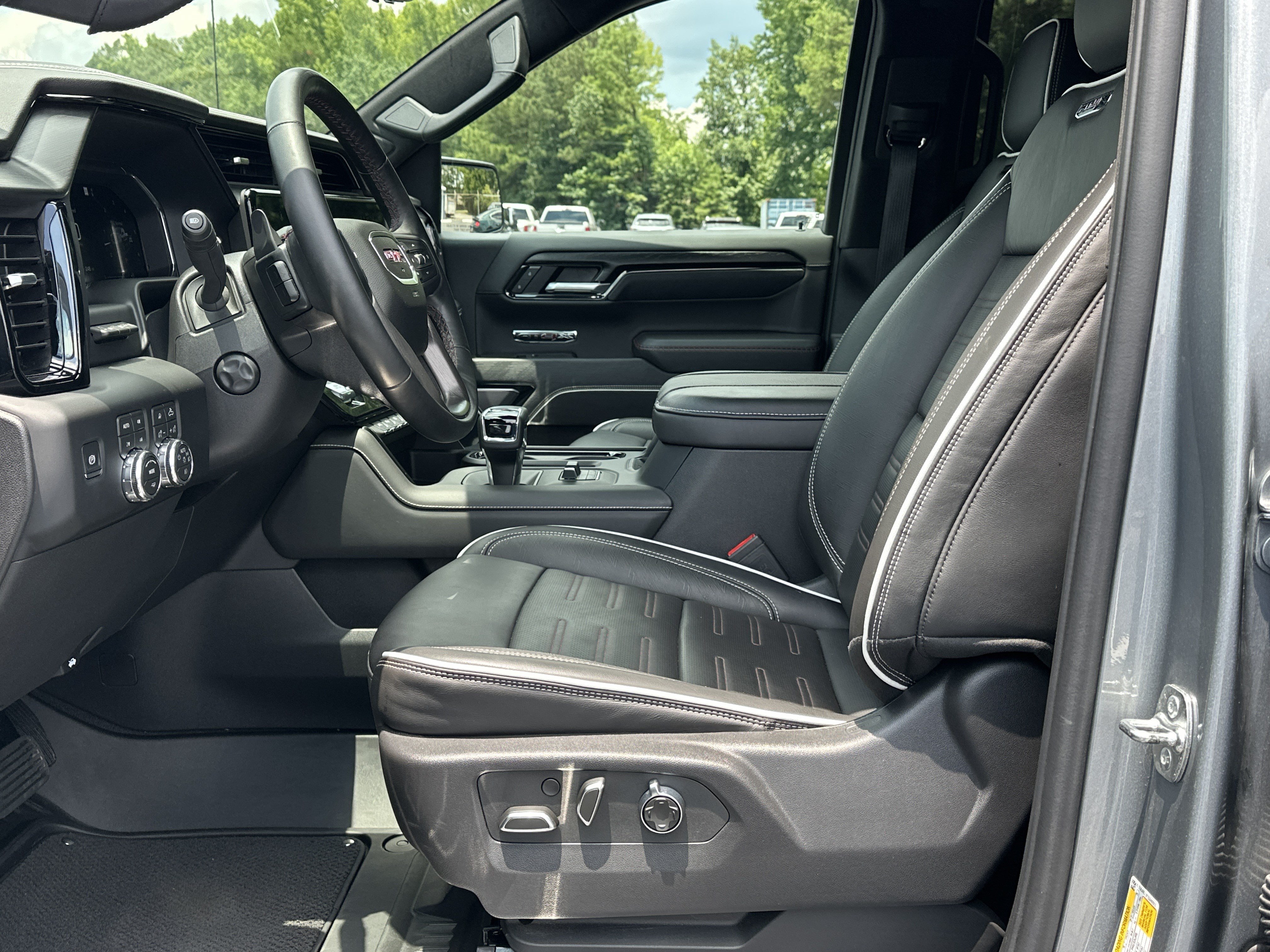 Used 2026 GMC Sierra 1500 AT4X AWD/4WD image 9