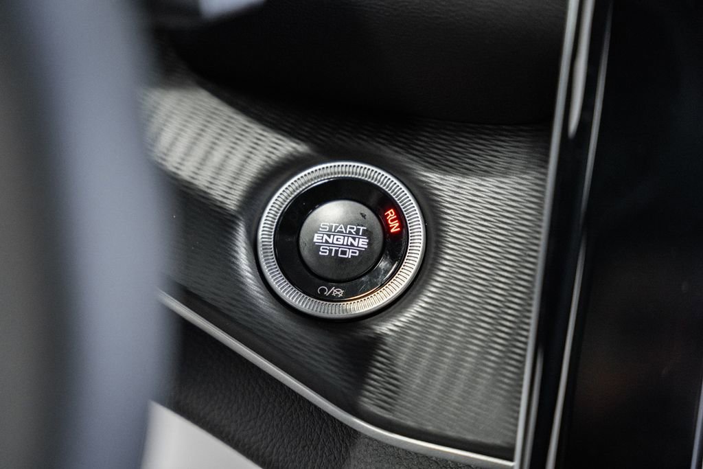 New 2025 Jeep Grand Cherokee Altitude image 24