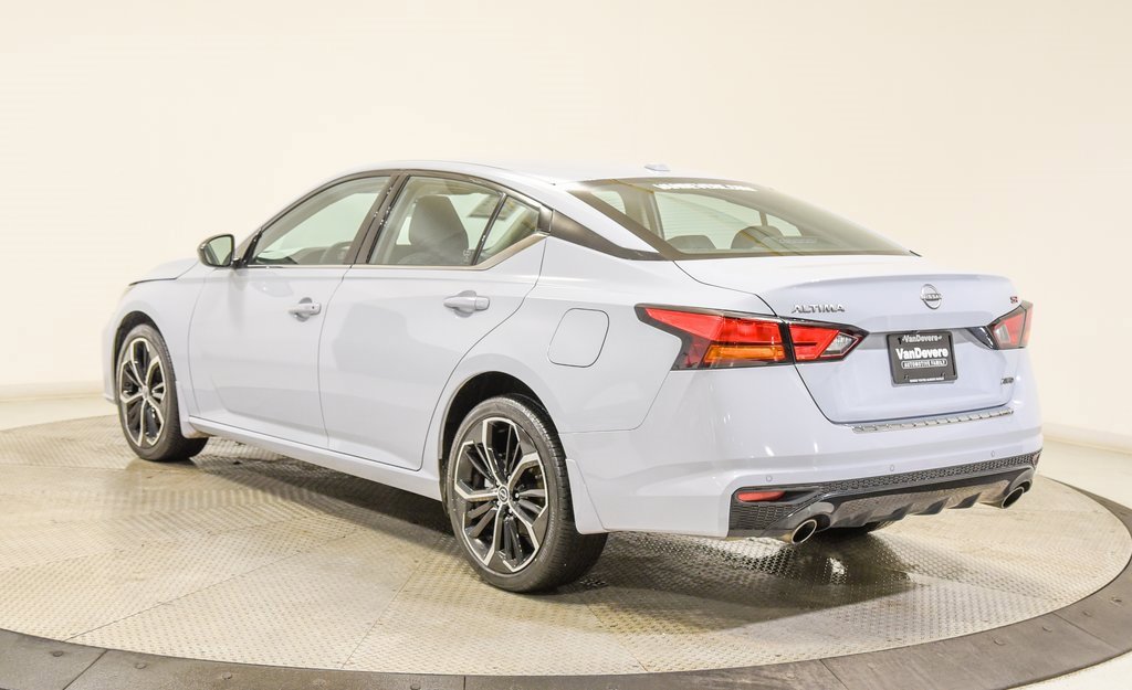 Used 2023 Nissan Altima 2.5 SR w/ SR Premium Package image 5