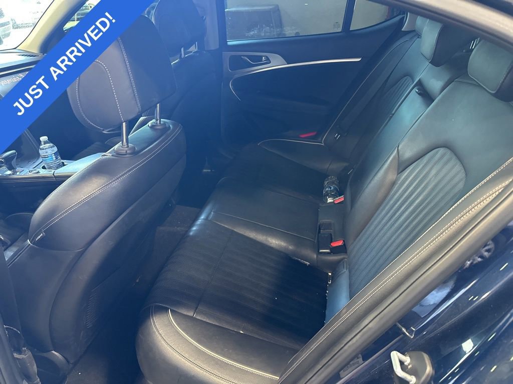 Used 2019 Genesis G70 3.3T Advanced RWD image 5