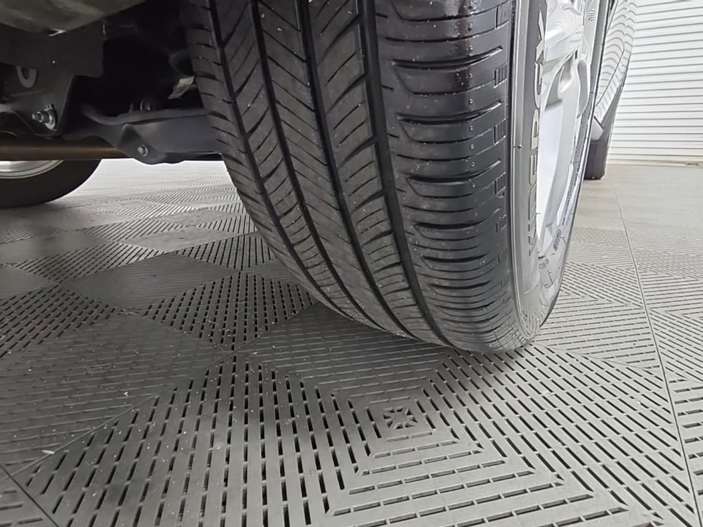 Used 2024 Honda HR-V LX image 45