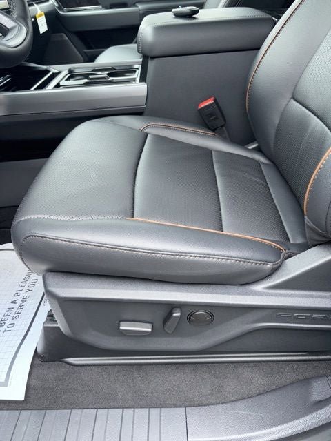New 2026 Ford F350 Lariat w/ Black Appearance Package image 50