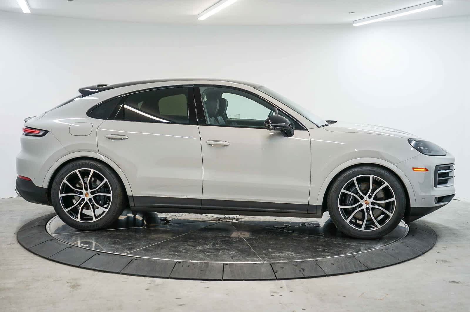 Certified 2026 Porsche Cayenne Coupe AWD/4WD image 8