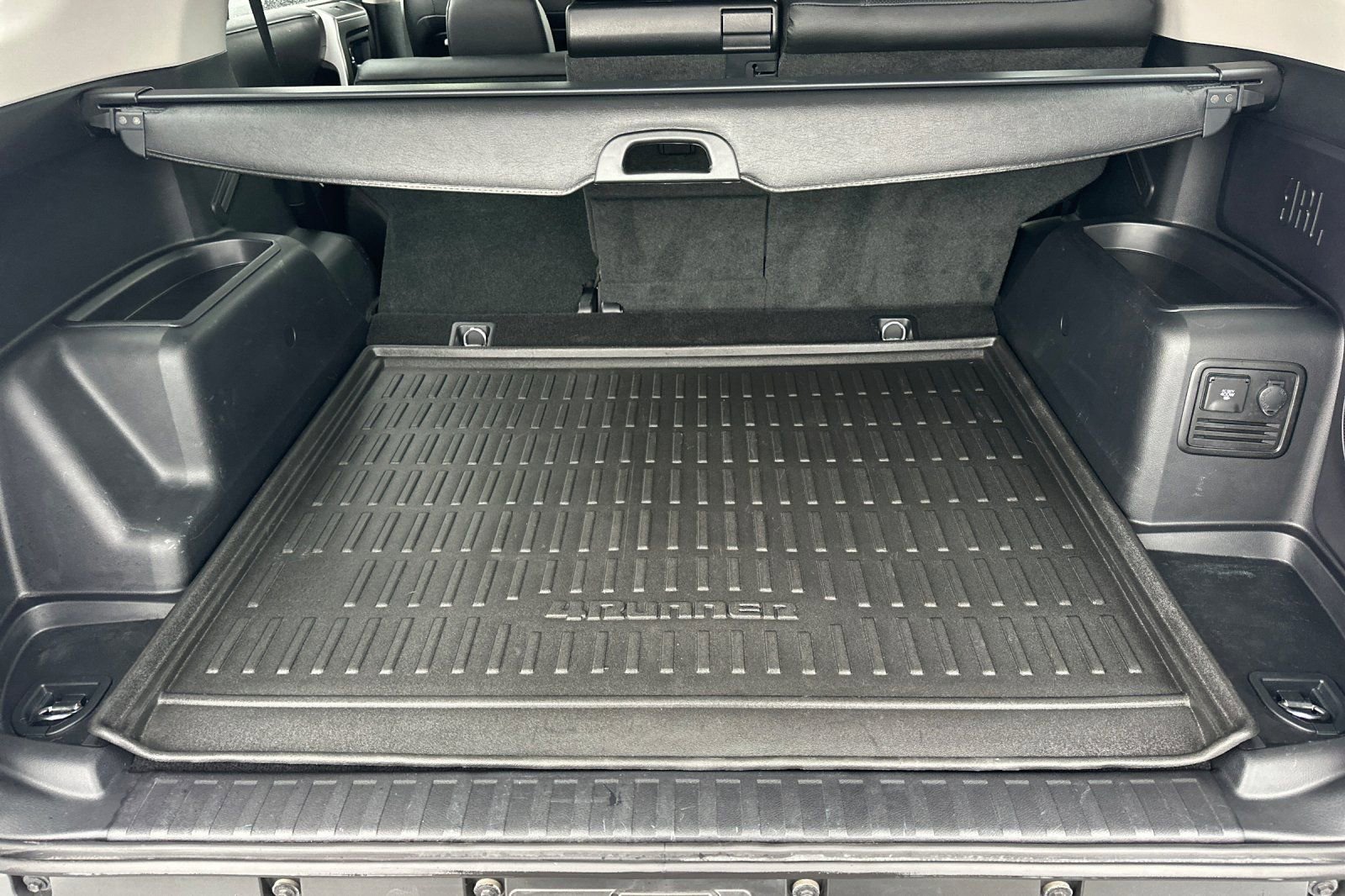 Used 2023 Toyota 4Runner Limited image 15