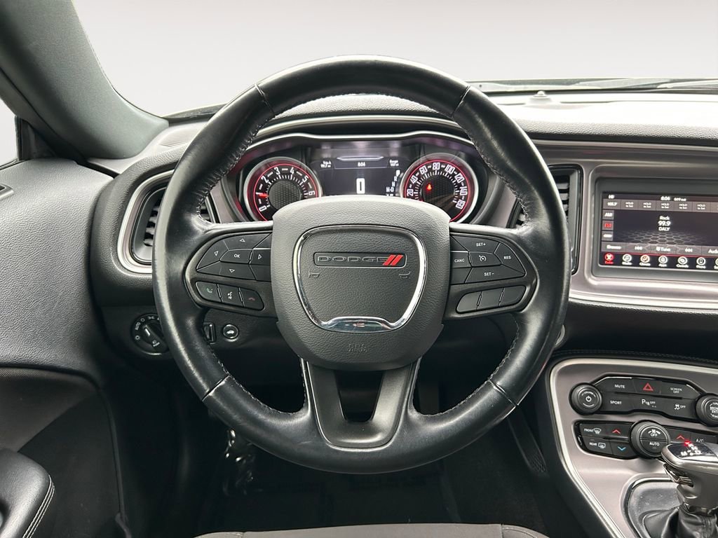 Used 2021 Dodge Challenger SXT w/ Driver Convenience Group RWD image 13