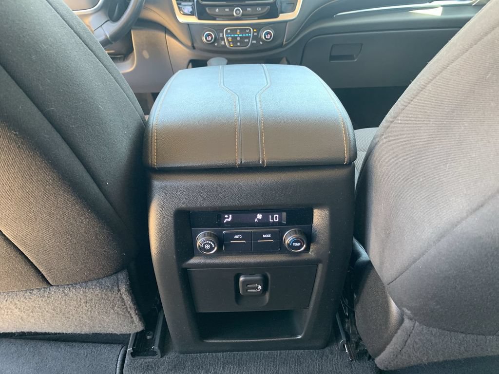 Used 2021 Chevrolet Traverse LT FWD image 19