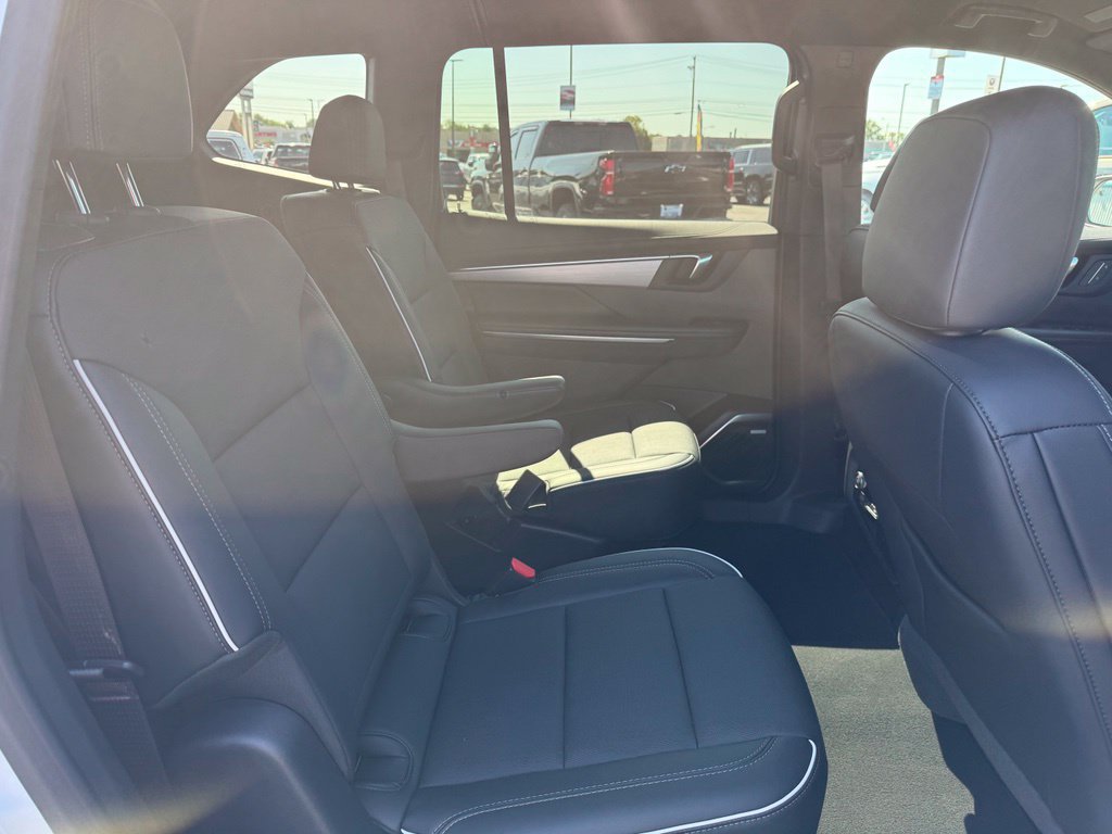 Used 2025 Buick Enclave Preferred AWD/4WD image 15