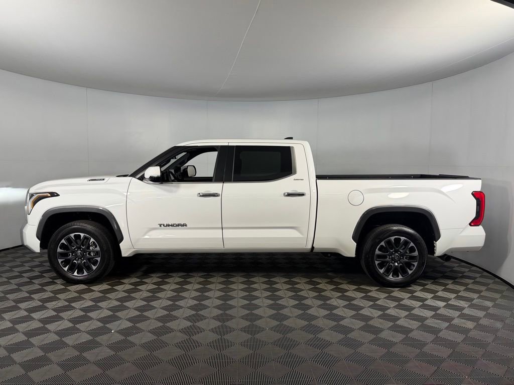 Used 2025 Toyota Tundra Limited AWD/4WD image 10
