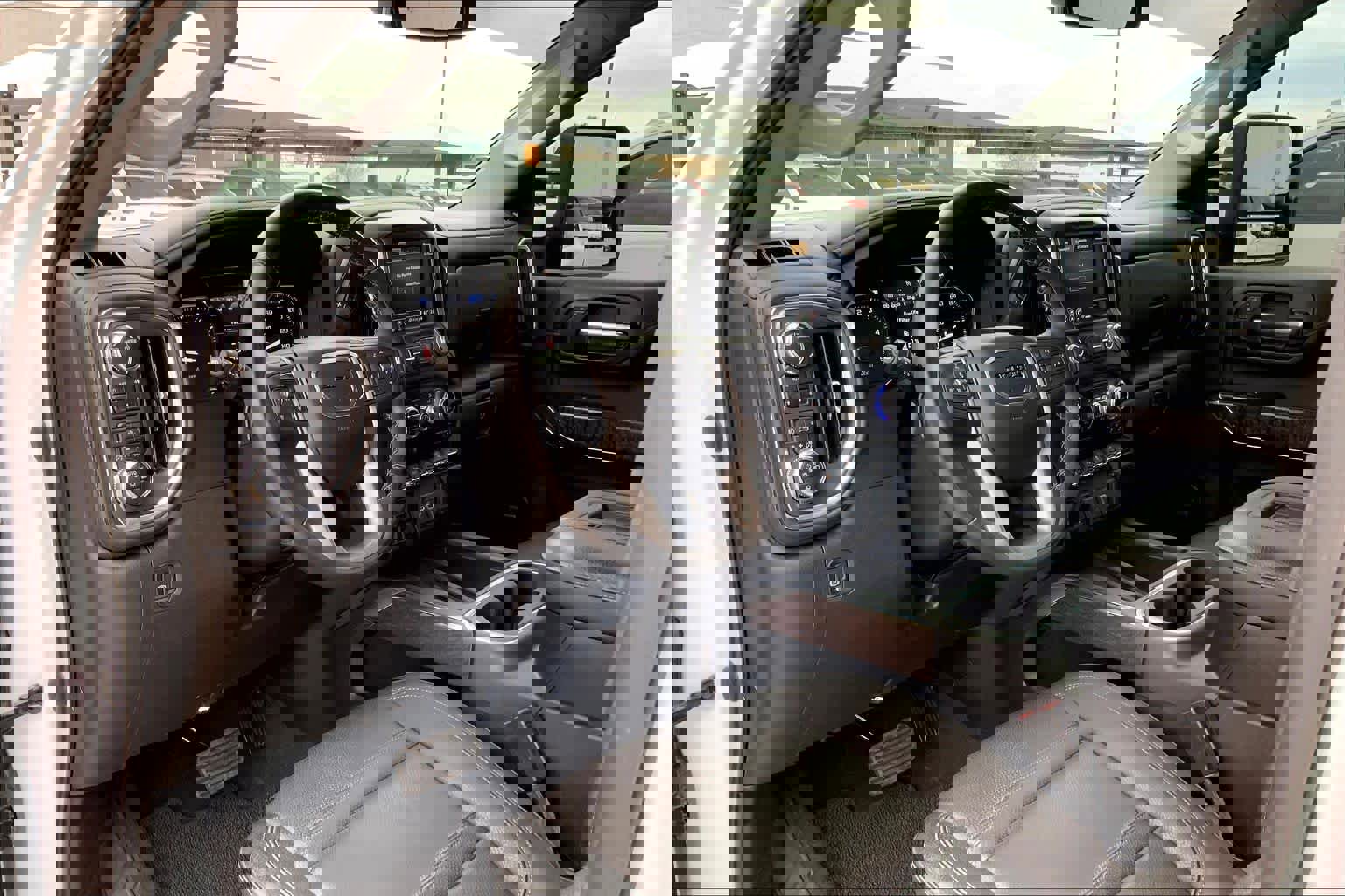 Used 2022 GMC Sierra 3500 Denali image 16