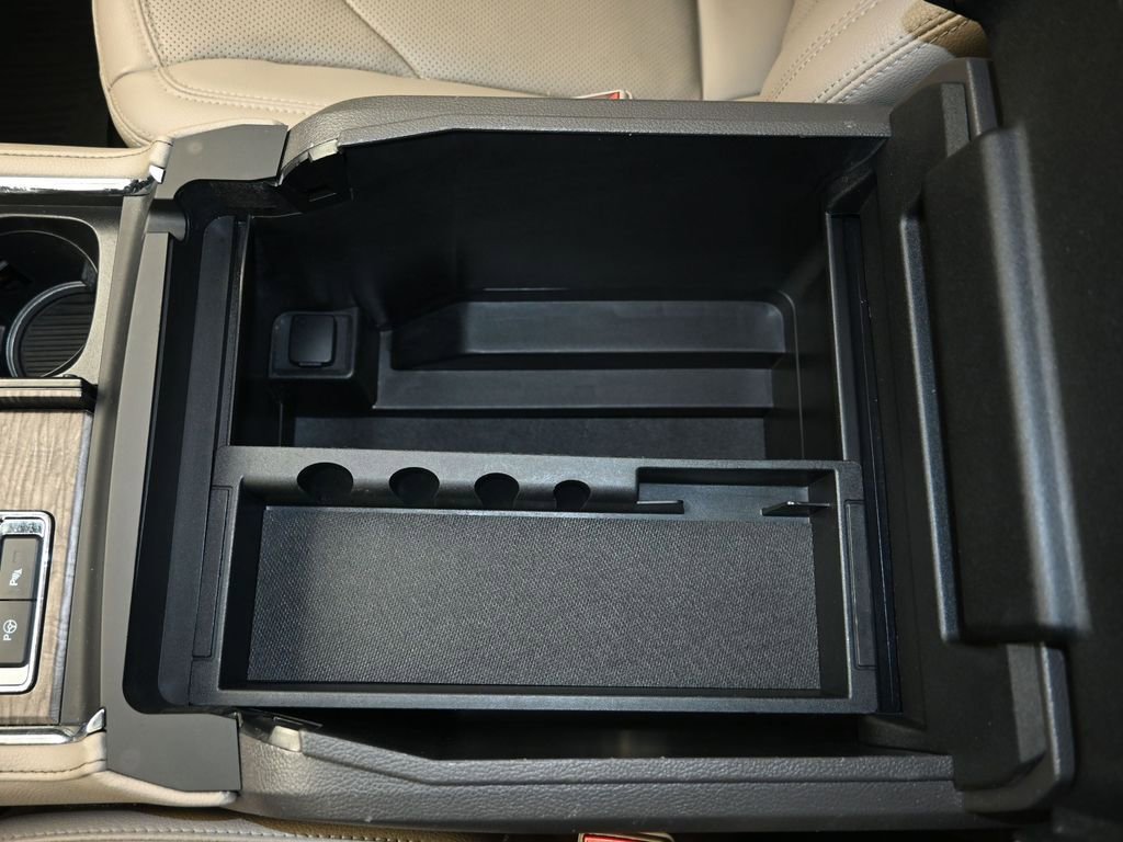 Used 2021 Ford Expedition Limited image 21