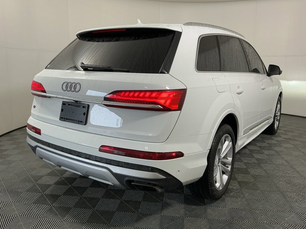 Used 2025 Audi Q7 3.0T Premium Plus AWD/4WD image 5