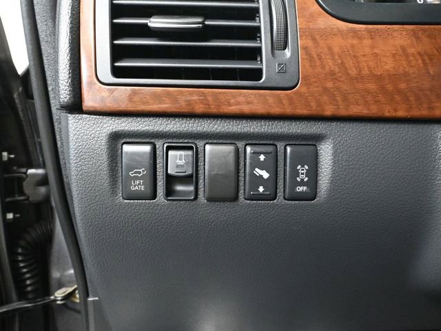 Used 2011 Nissan Armada Platinum w/ 2nd Row Captain Seat Pkg image 29