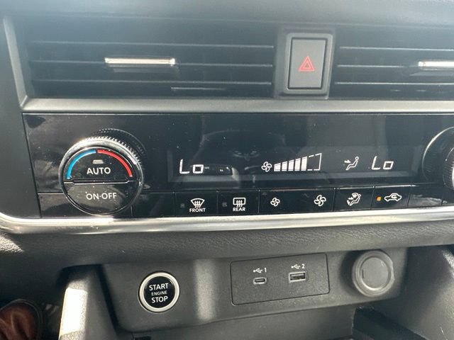Used 2023 Nissan Rogue SV AWD/4WD image 41