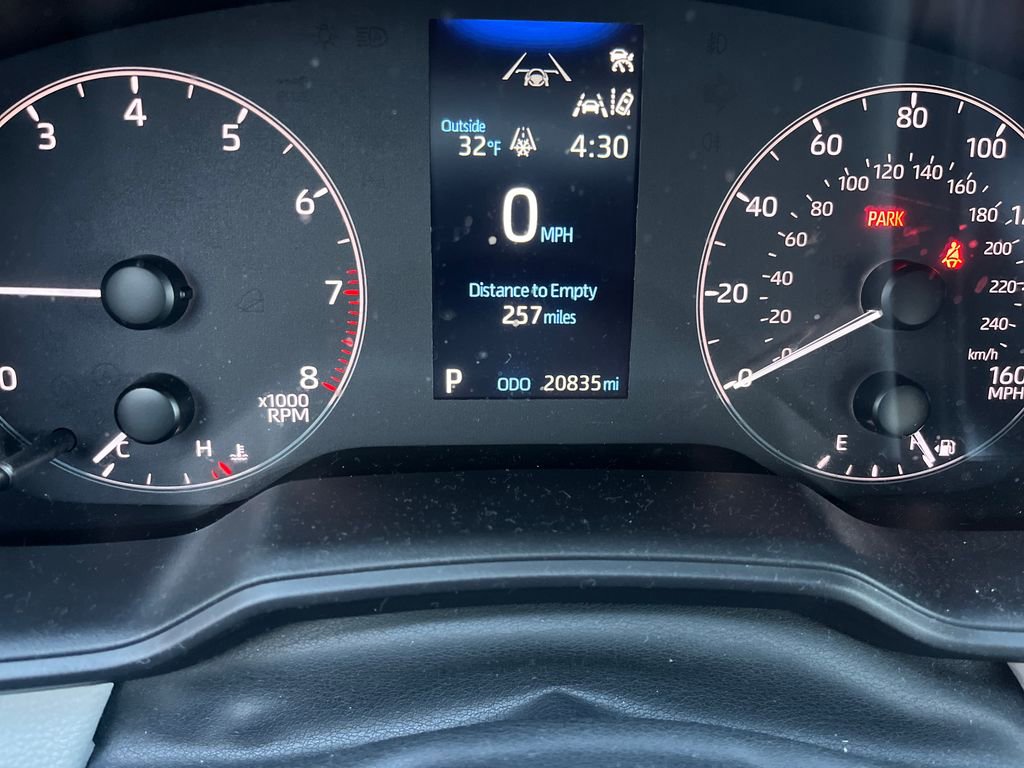 Certified 2024 Toyota Corolla Cross L image 30