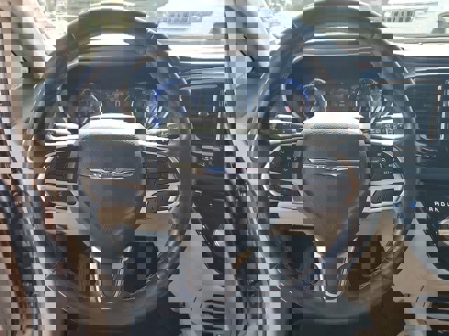 Used 2018 Chrysler Pacifica Touring-L w/ Tire & Wheel Group image 29