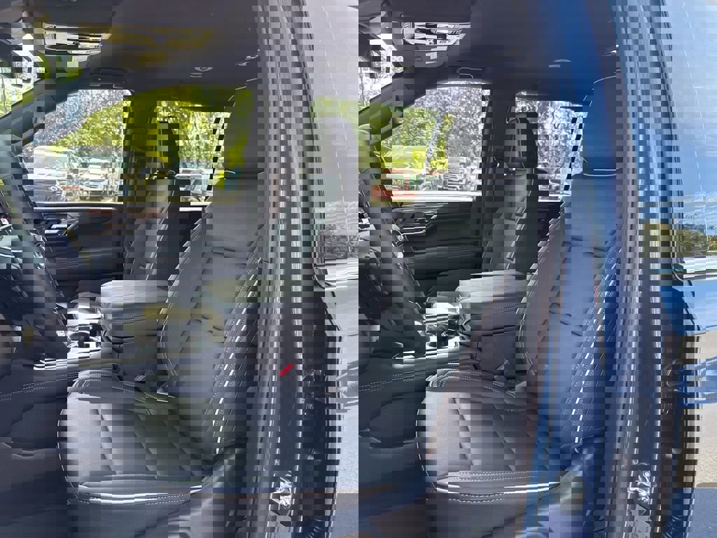 New 2026 GMC Yukon XL Elevation w/ LPO, Floor Liner Package image 10