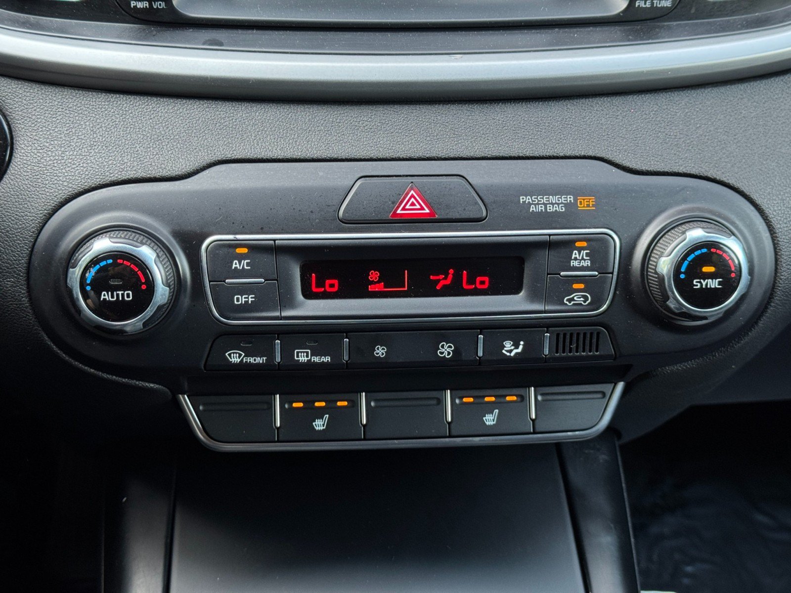 Used 2020 Kia Sorento S FWD image 25