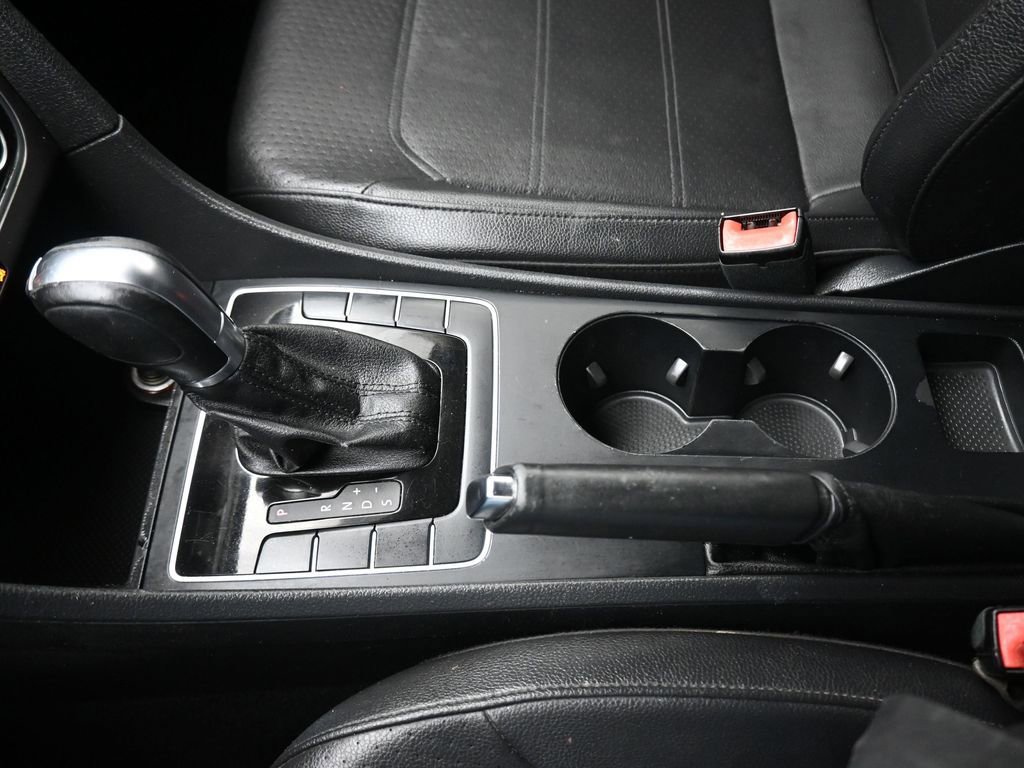 Used 2014 Volkswagen Passat 1.8T Wolfsburg Edition image 20