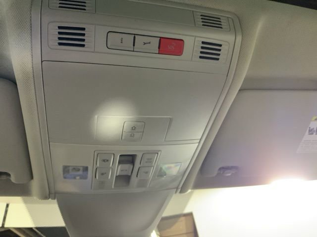 Used 2019 Volkswagen Tiguan SEL Premium w/ 3rd Row Seat Package image 27