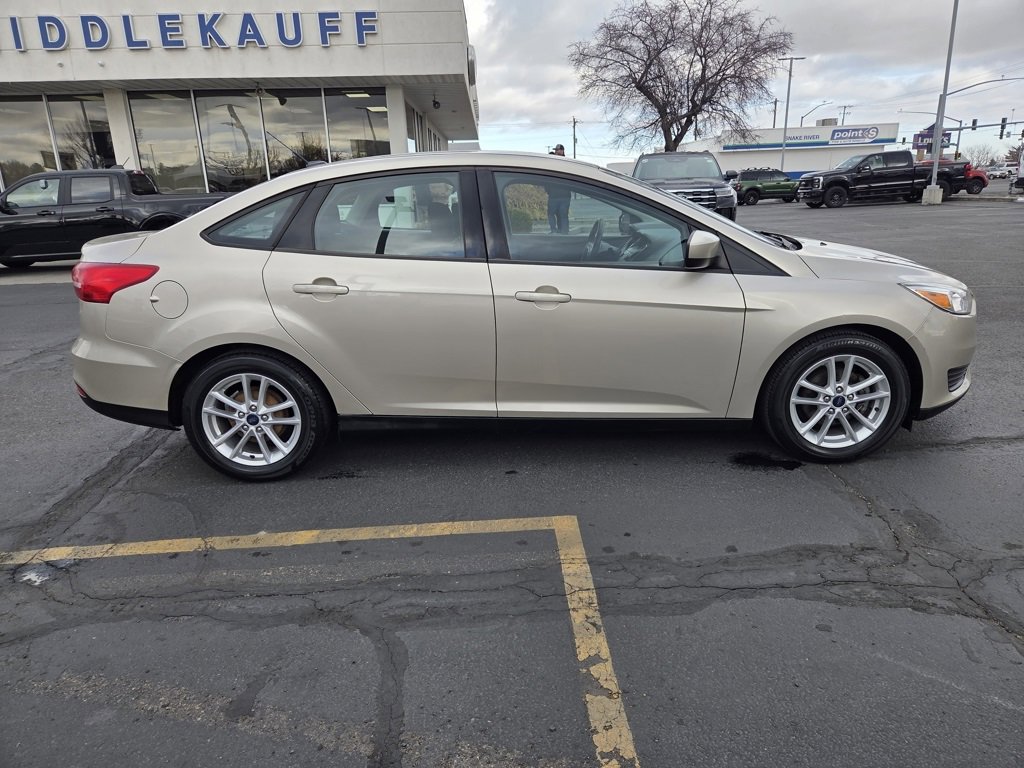 Used 2018 Ford Focus SE image 2