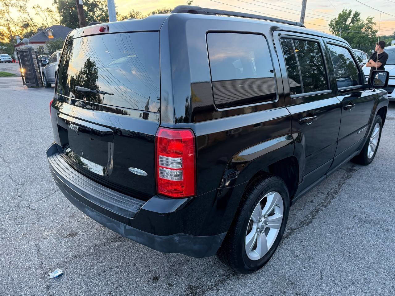 Used 2012 Jeep Patriot Latitude FWD image 7