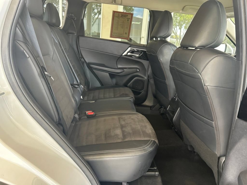 Used 2024 Mitsubishi Outlander SE AWD/4WD image 27