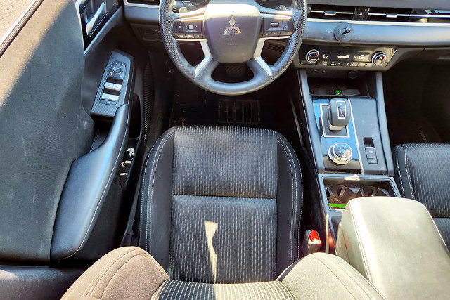 Used 2022 Mitsubishi Outlander ES AWD/4WD image 19