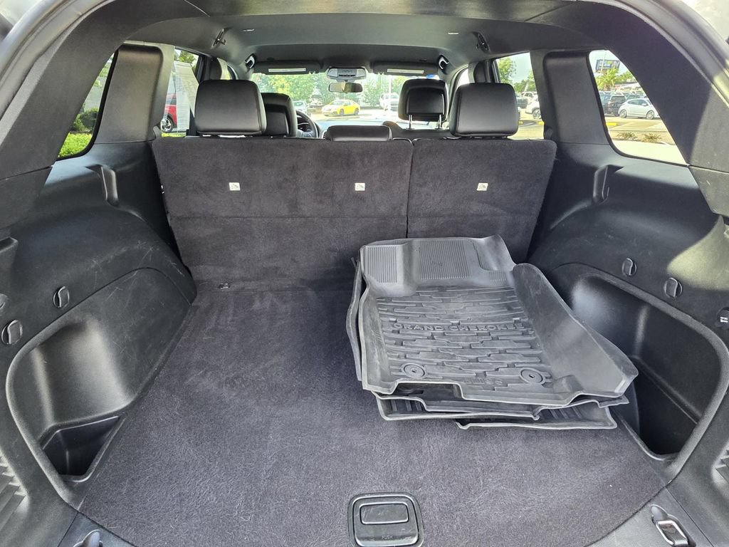 Used 2021 Jeep Grand Cherokee Laredo X RWD image 14