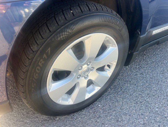 Used 2011 Subaru Outback 2.5i Premium image 26