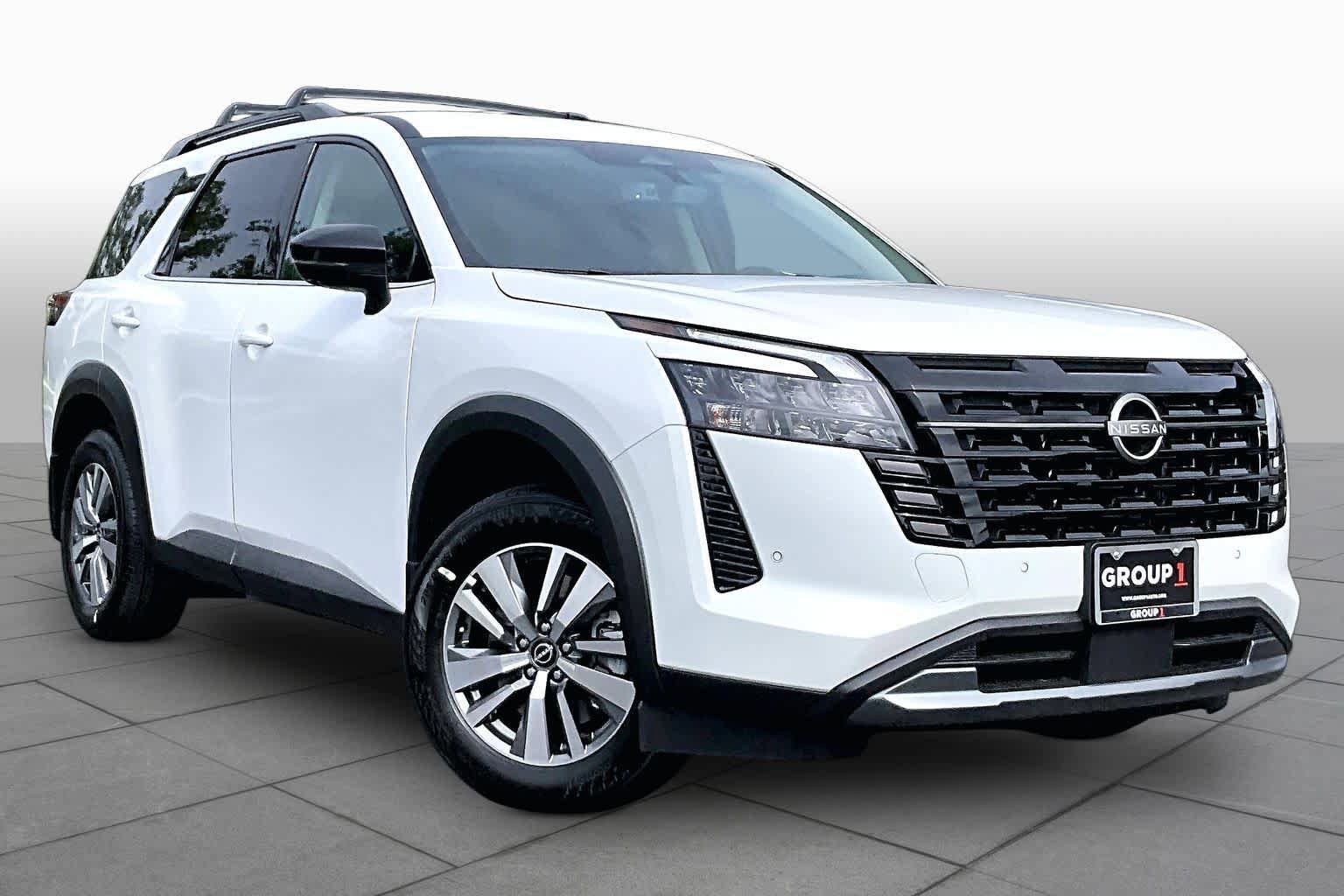 New 2026 Nissan Pathfinder SL FWD image 2