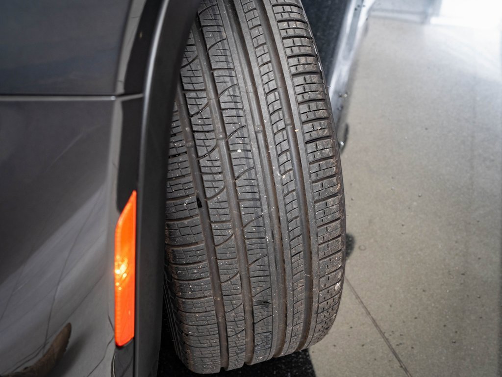 Used 2024 Jeep Grand Cherokee Limited w/ Luxury Tech Group II image 38