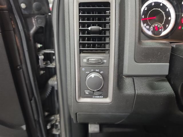 Used 2018 RAM 2500 Tradesman w/ Chrome Appearance Group AWD/4WD image 14