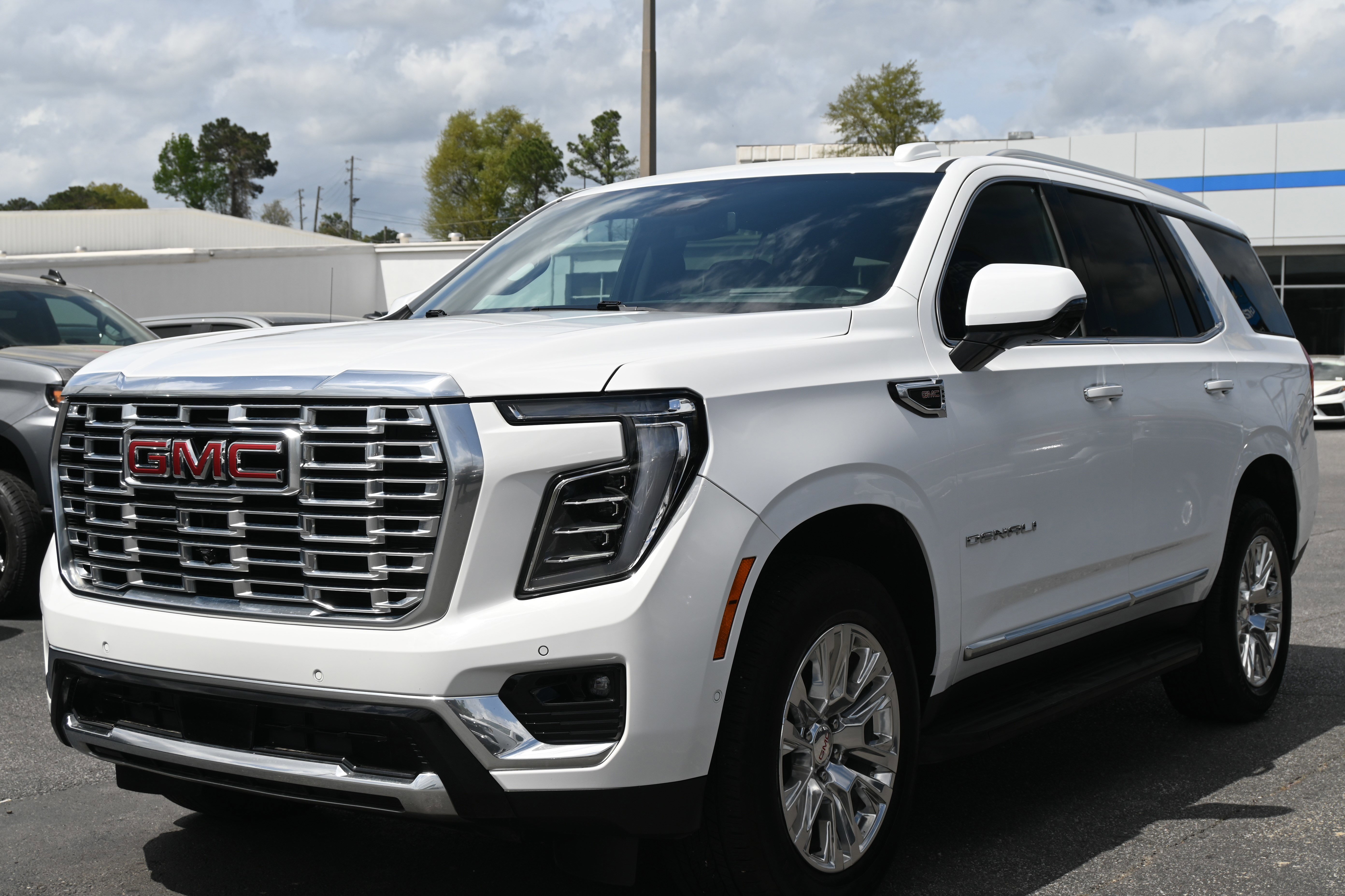 Used 2025 GMC Yukon Denali image 11