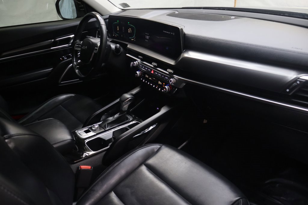 Used 2024 Kia Telluride LX image 11