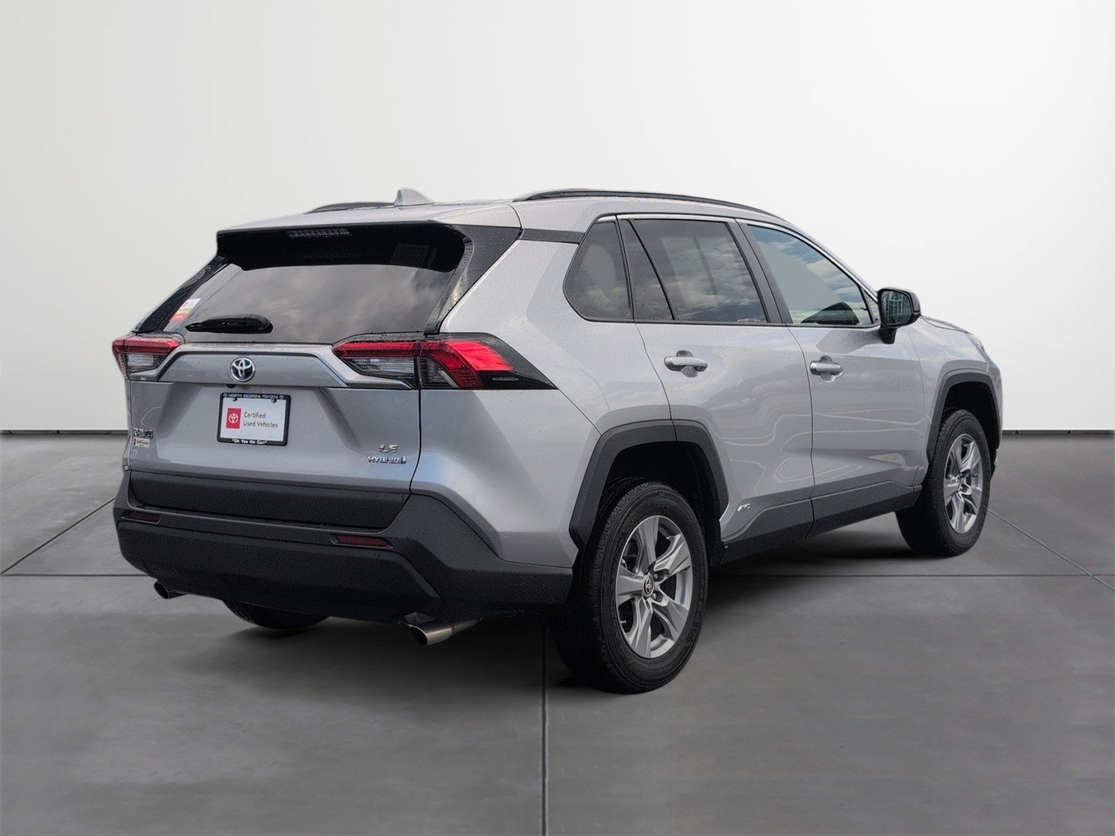 Certified 2024 Toyota RAV4 LE AWD/4WD image 5