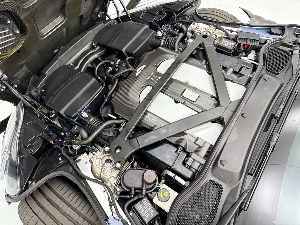 Used 2022 Aston Martin DBS Superleggera RWD image 26