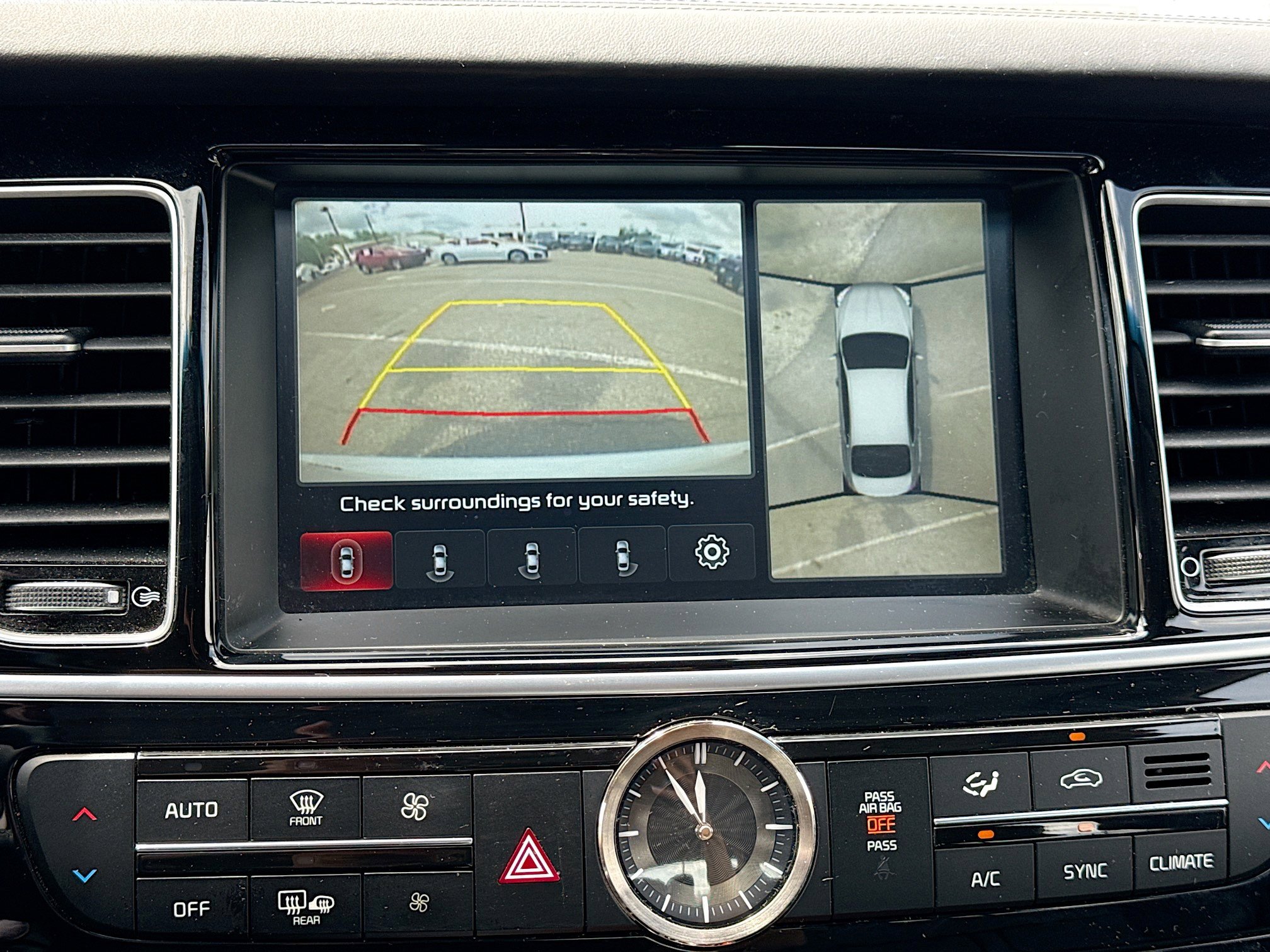 Used 2017 Kia K900 Luxury image 34