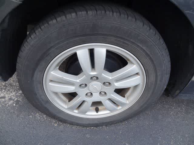 Used 2014 Chevrolet Sonic LT FWD image 9