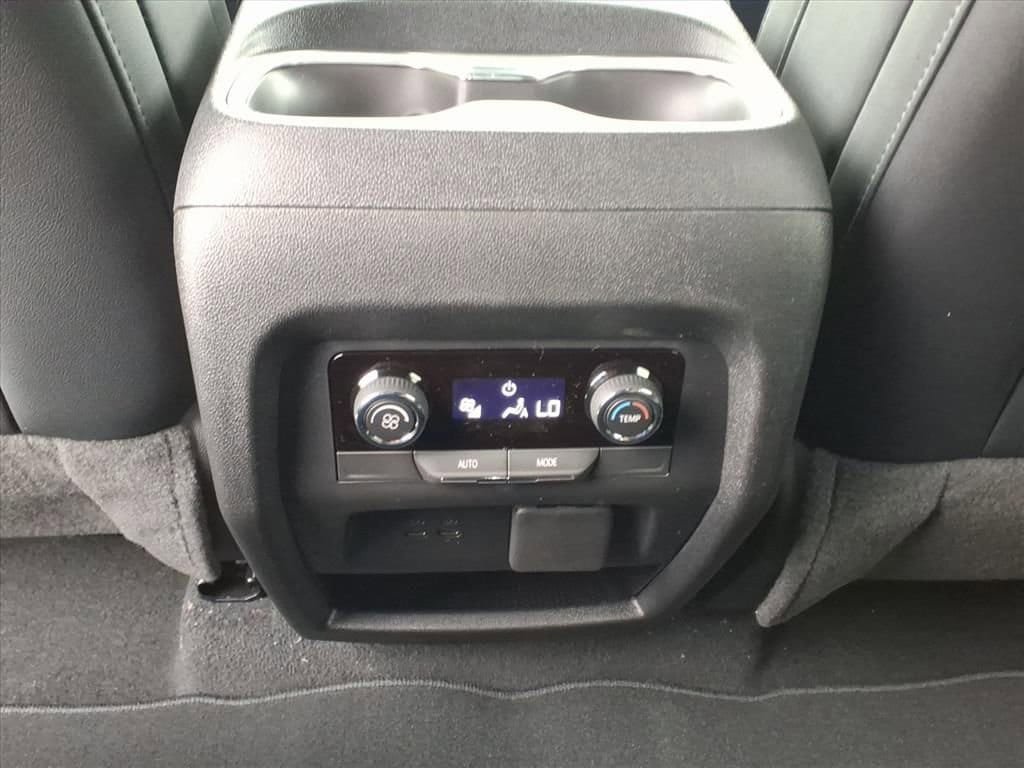New 2026 Chevrolet Traverse LT w/ Enhanced Driving Package FWD image 19