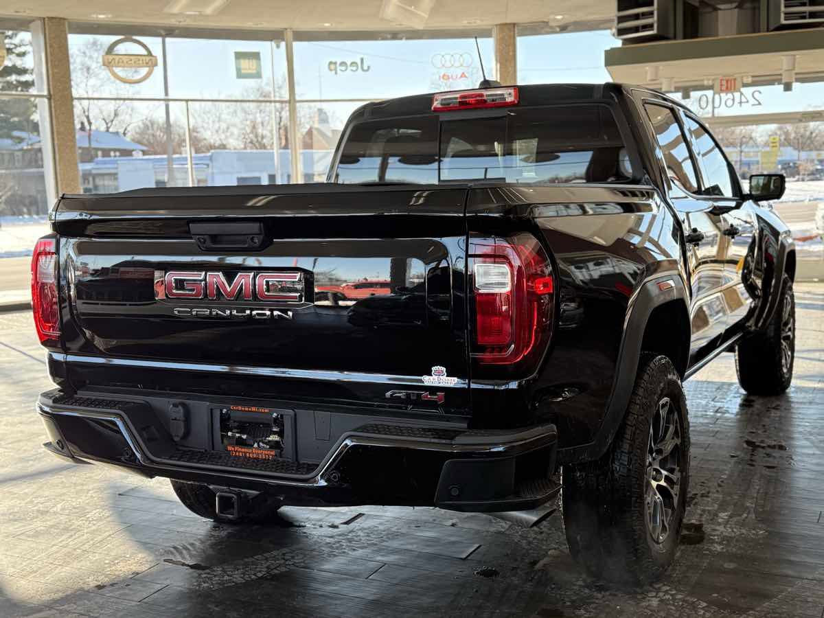 Used 2025 GMC Canyon AT4 w/ Technology Plus Package image 10