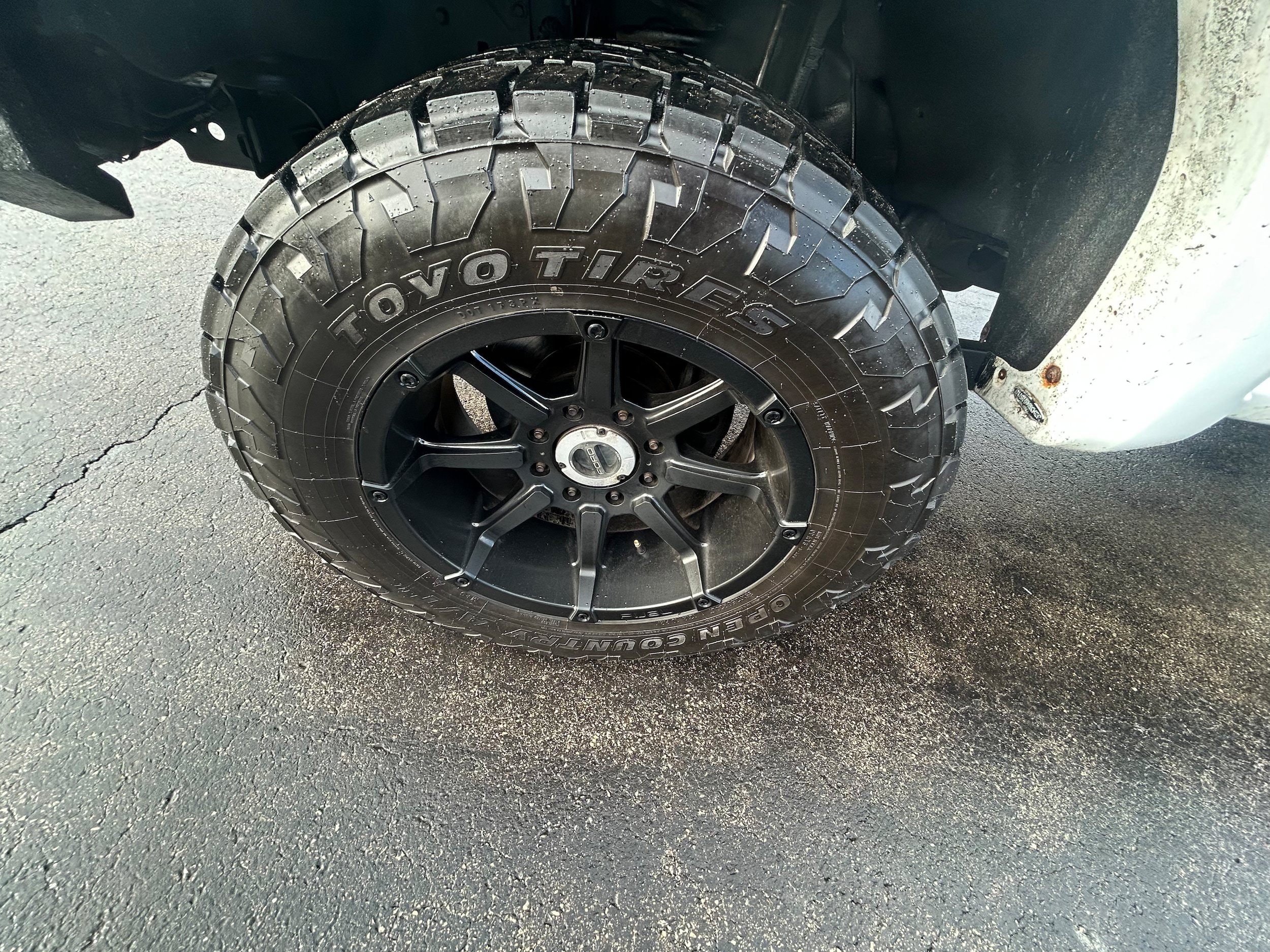 Used 2017 Ford F250 XLT w/ FX4 Off-Road Package AWD/4WD image 12